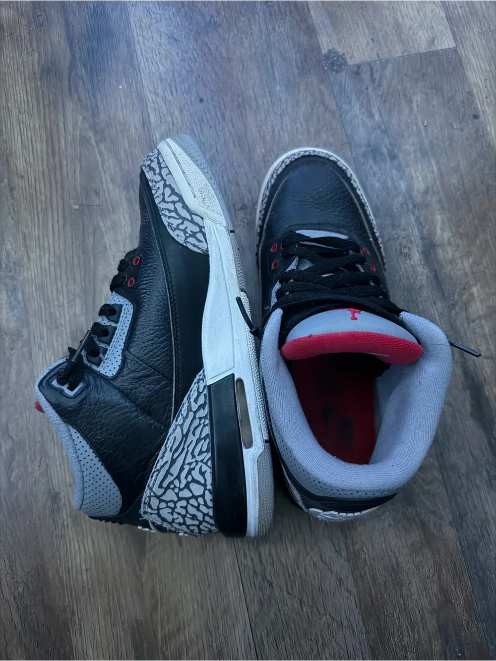 Jordan Men's Black, Gray & Red Retro Basketball Sneakers